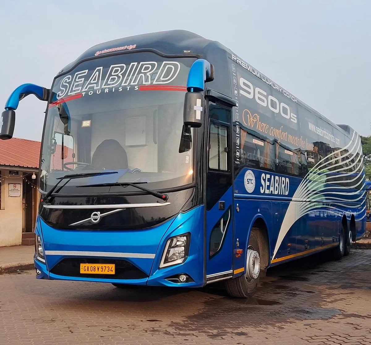 Touringcar van NuVrachtwagen — Code 95 bus geregeld